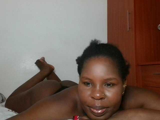 Queenmaya live cam on BongaCams