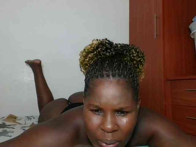 Queenmaya webcam
