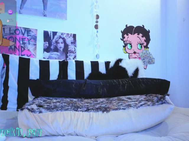 Sofianixbbc live cam on BongaCams