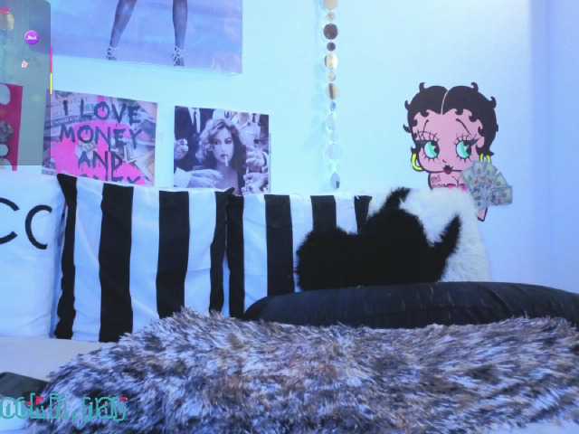 Sofianixbbc live cam on BongaCams