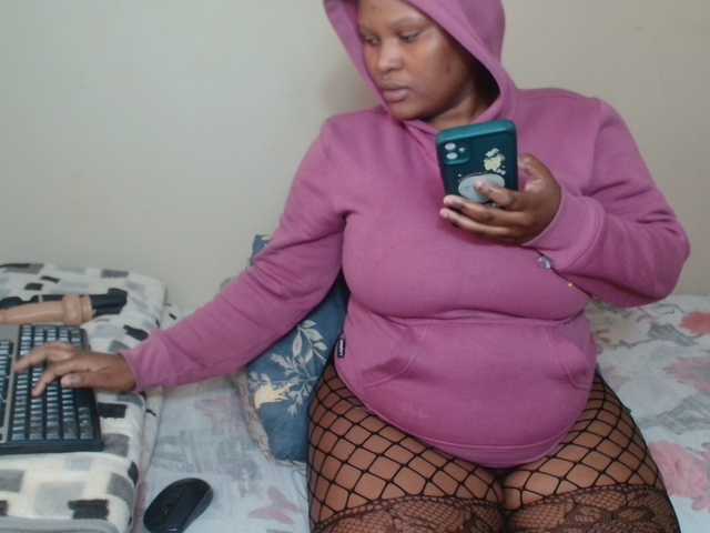 BootyDarkEbony live cam on BongaCams