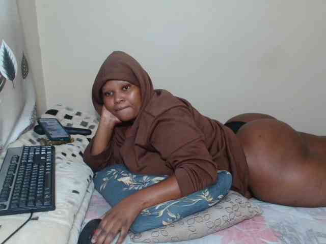 BootyDarkEbony webcam