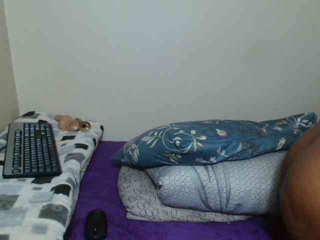 BootyDarkEbony webcam