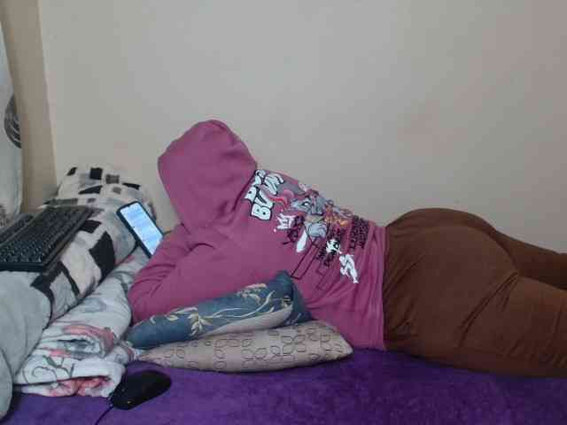 BootyDarkEbony webcam