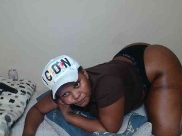 BootyDarkEbony webcam