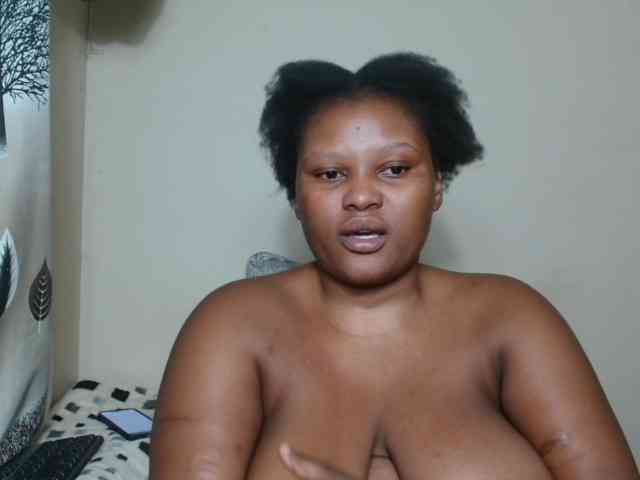 BootyDarkEbony webcam