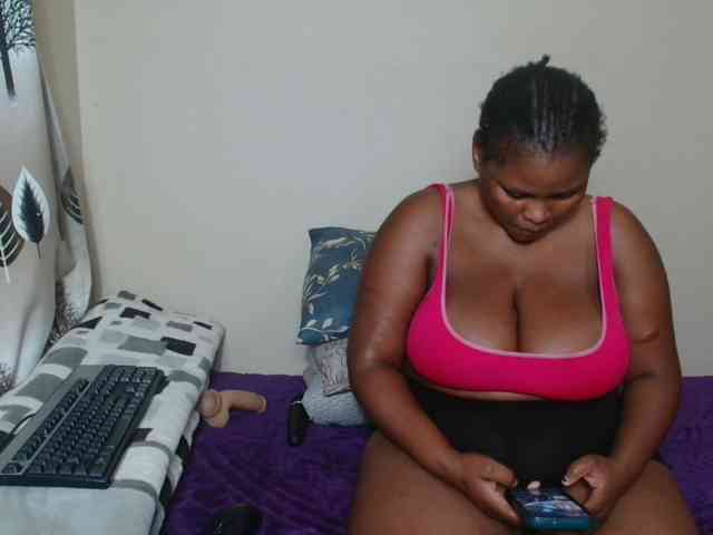 BootyDarkEbony webcam