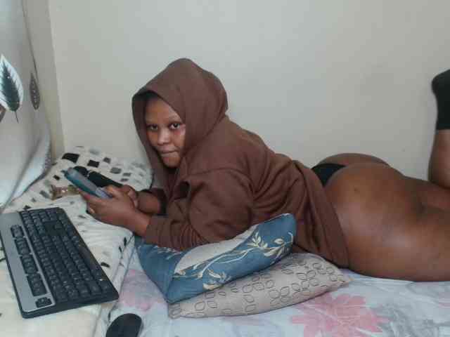 BootyDarkEbony webcam