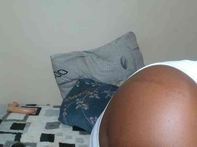 BootyDarkEbony webcam