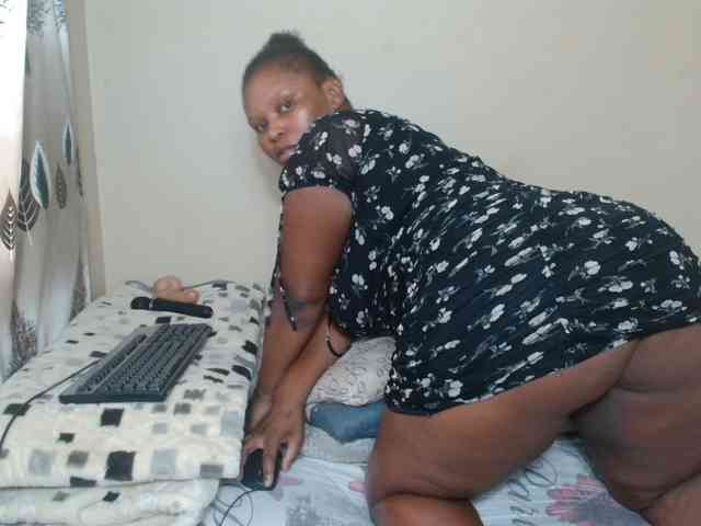 BootyDarkEbony webcam