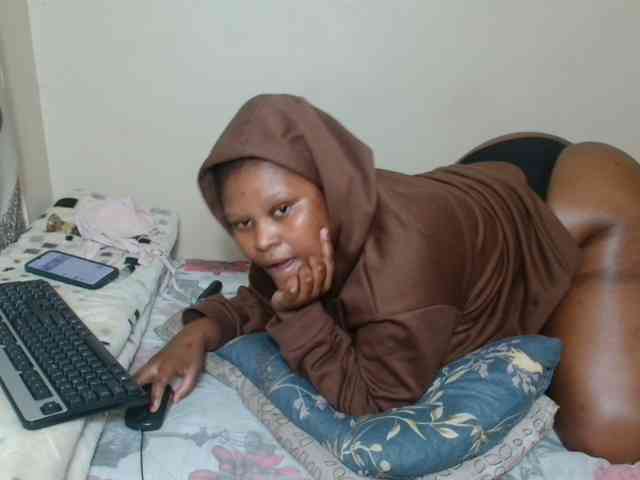BootyDarkEbony webcam