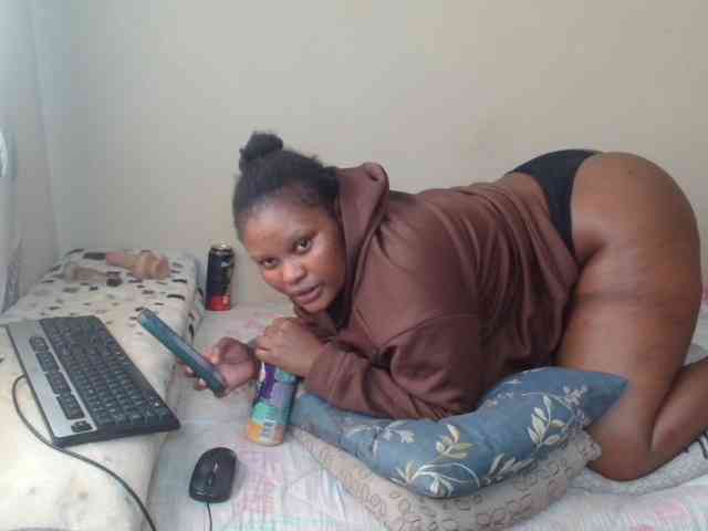 BootyDarkEbony webcam