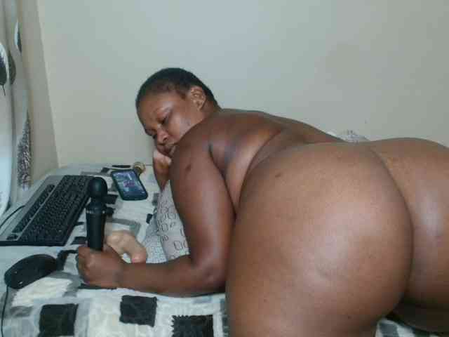 BootyDarkEbony webcam