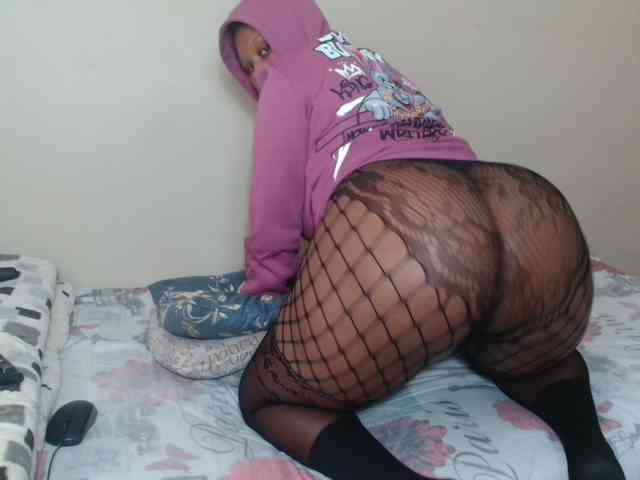 BootyDarkEbony webcam