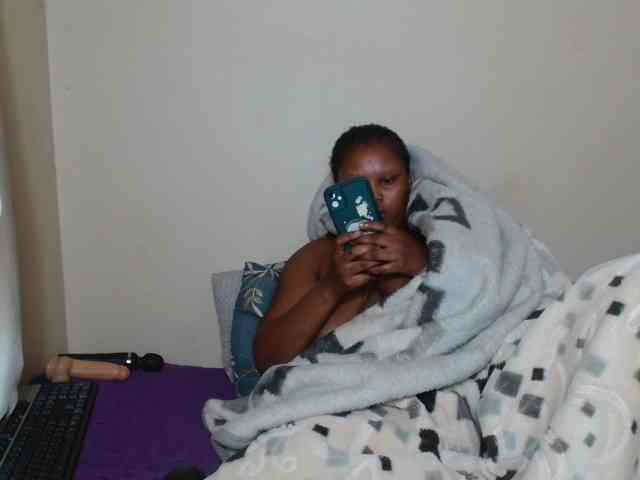 BootyDarkEbony webcam