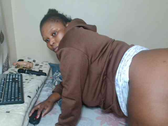 BootyDarkEbony webcam