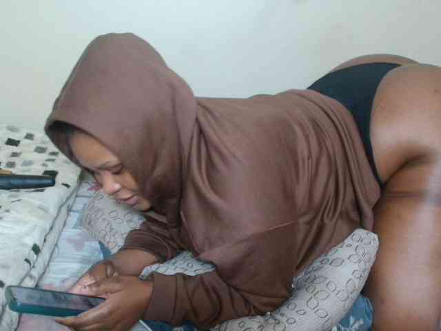 BootyDarkEbony webcam