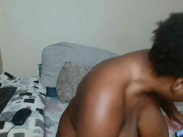 BootyDarkEbony webcam