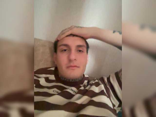 Brain5, 21 y/o - Live Cam on BongaCams