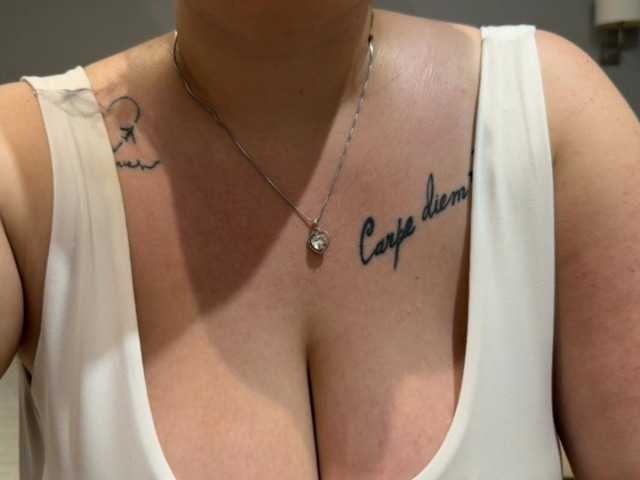 DorieDavance live cam on BongaCams