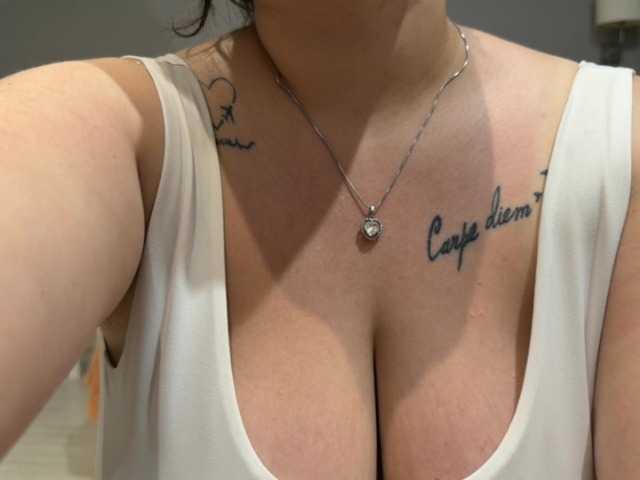 DorieDavance live cam on BongaCams