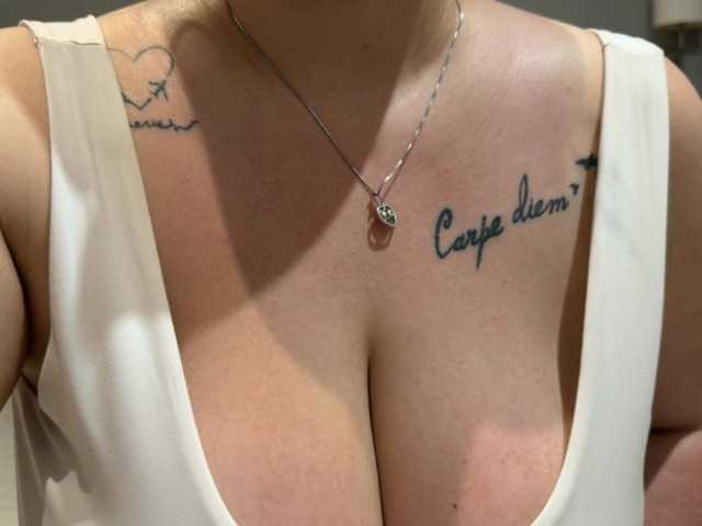 DorieDavance live cam on BongaCams
