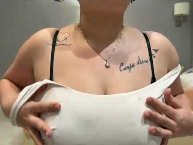 DorieDavance live cam on BongaCams