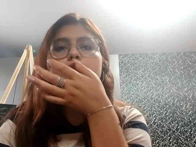 DorieDavance webcam