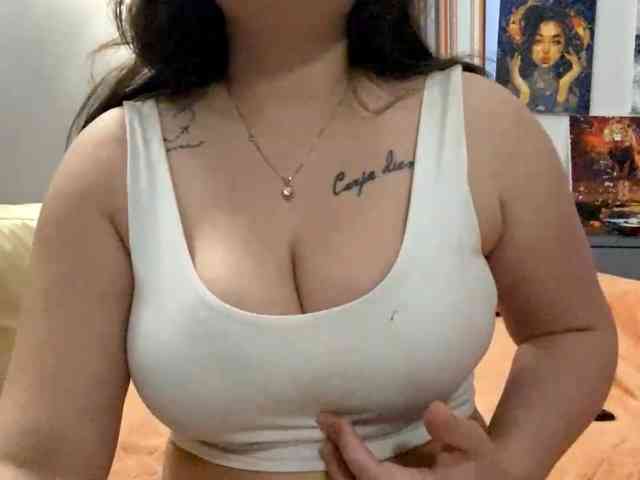 DorieDavance webcam