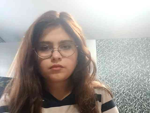 DorieDavance webcam