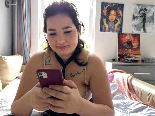 DorieDavance webcam