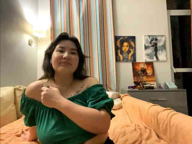 DorieDavance webcam