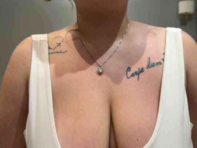 DorieDavance Live Webcam on BongaCams