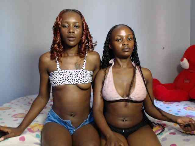NaughtylittleSluts webcam