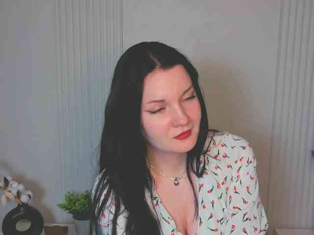 MilaSaly webcam