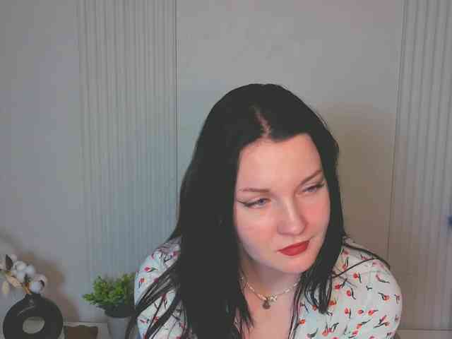 MilaSaly webcam