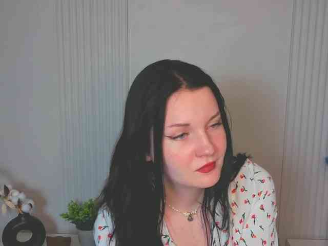 MilaSaly webcam