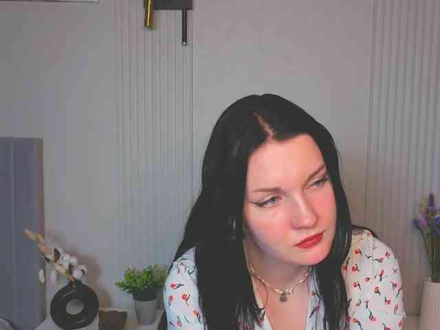 MilaSaly webcam