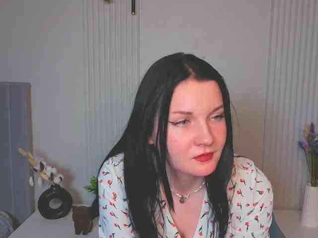 MilaSaly webcam