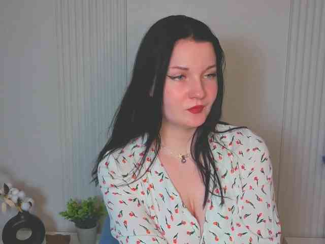 MilaSaly webcam