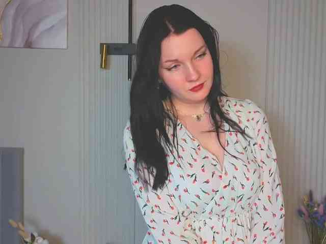 MilaSaly webcam