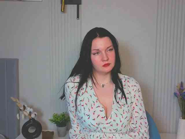 MilaSaly webcam