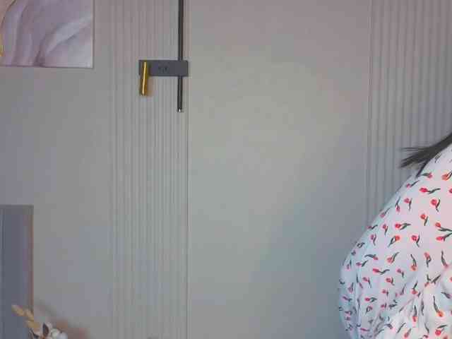 MilaSaly webcam