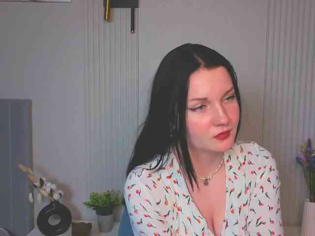 MilaSaly webcam