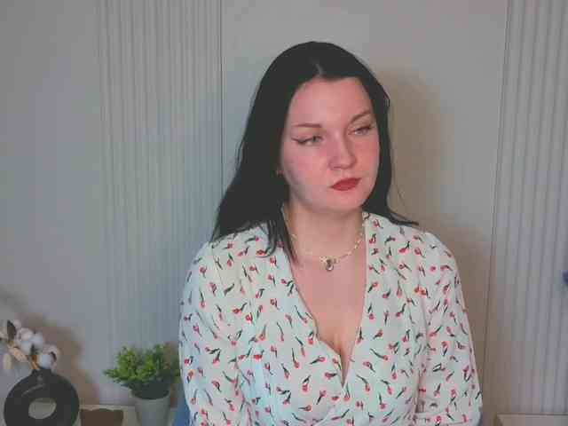MilaSaly webcam