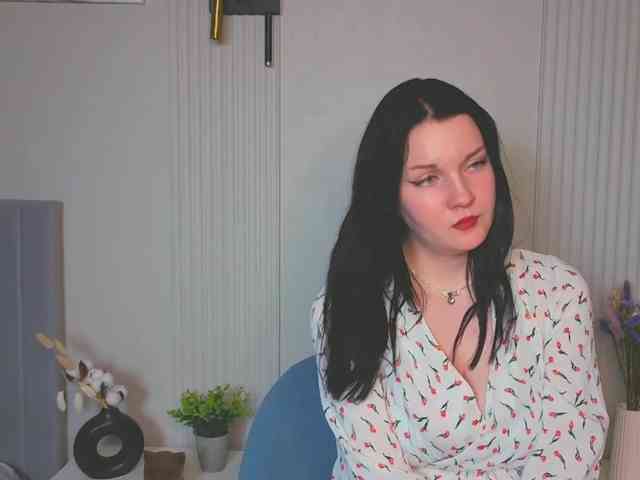 MilaSaly webcam
