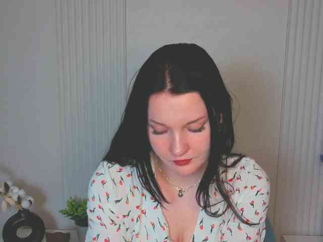 MilaSaly webcam