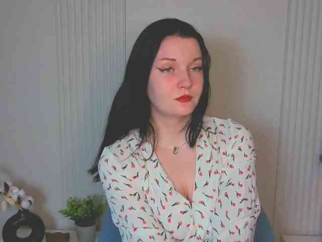MilaSaly webcam
