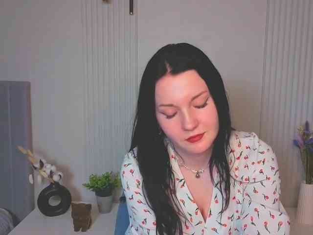 MilaSaly webcam