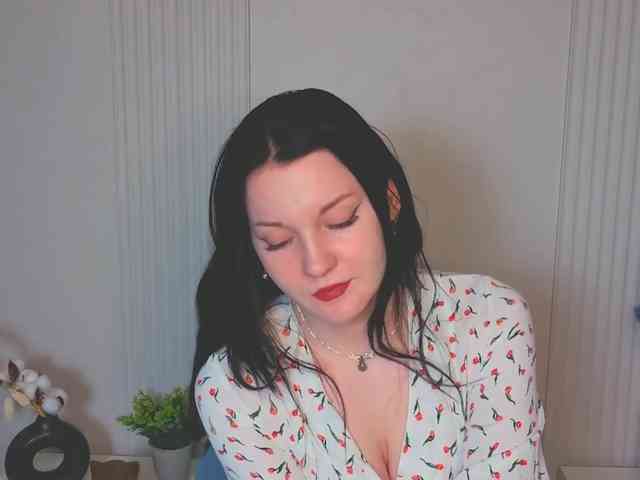 MilaSaly webcam